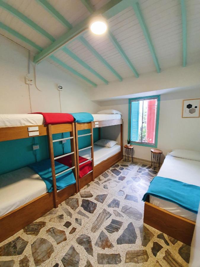 La Playa Hostel & Rooftop Медельїн Екстер'єр фото